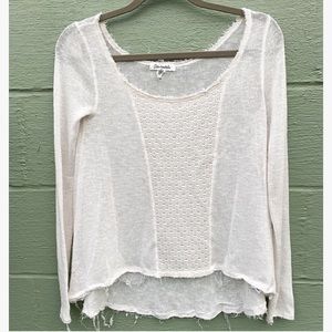 3/$15!! Off White Beachy Distressed Hem Sweater